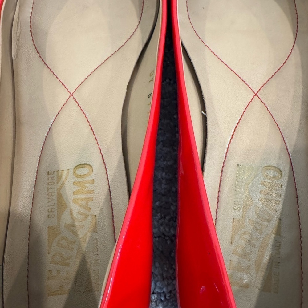 Salvatore Ferragamo Varina Ballet Flat - Picture 10 of 15